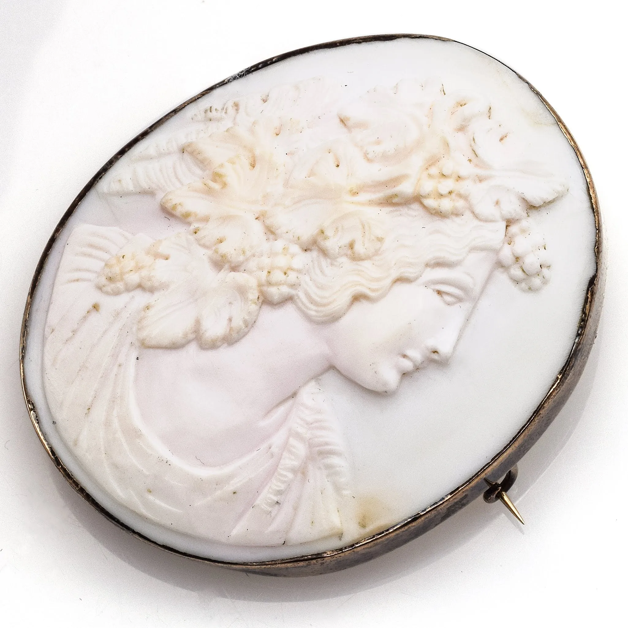 Antique 14K Yellow Gold Large Oval White Cameo Brooch Pin