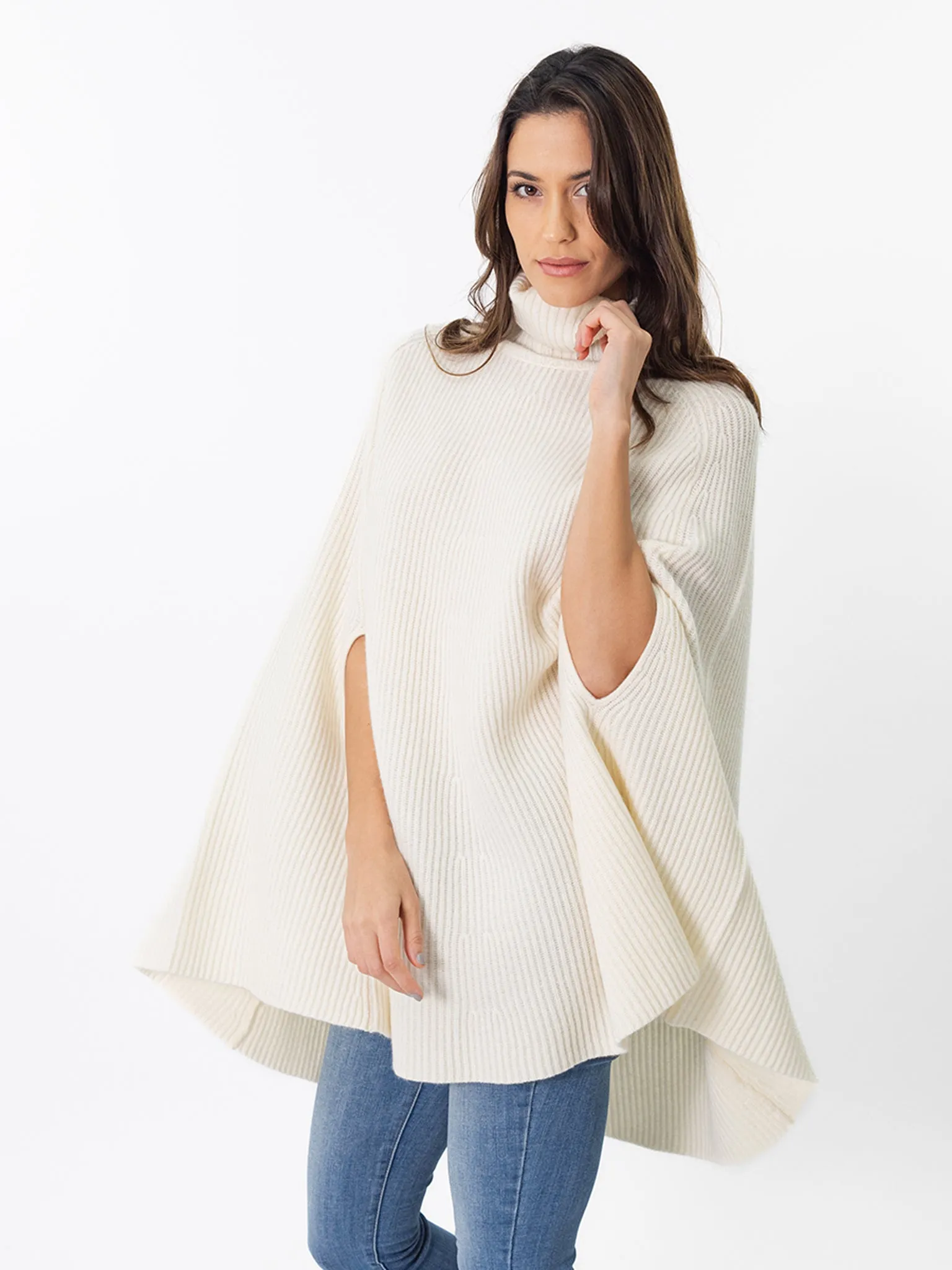 FARAH PONCHO