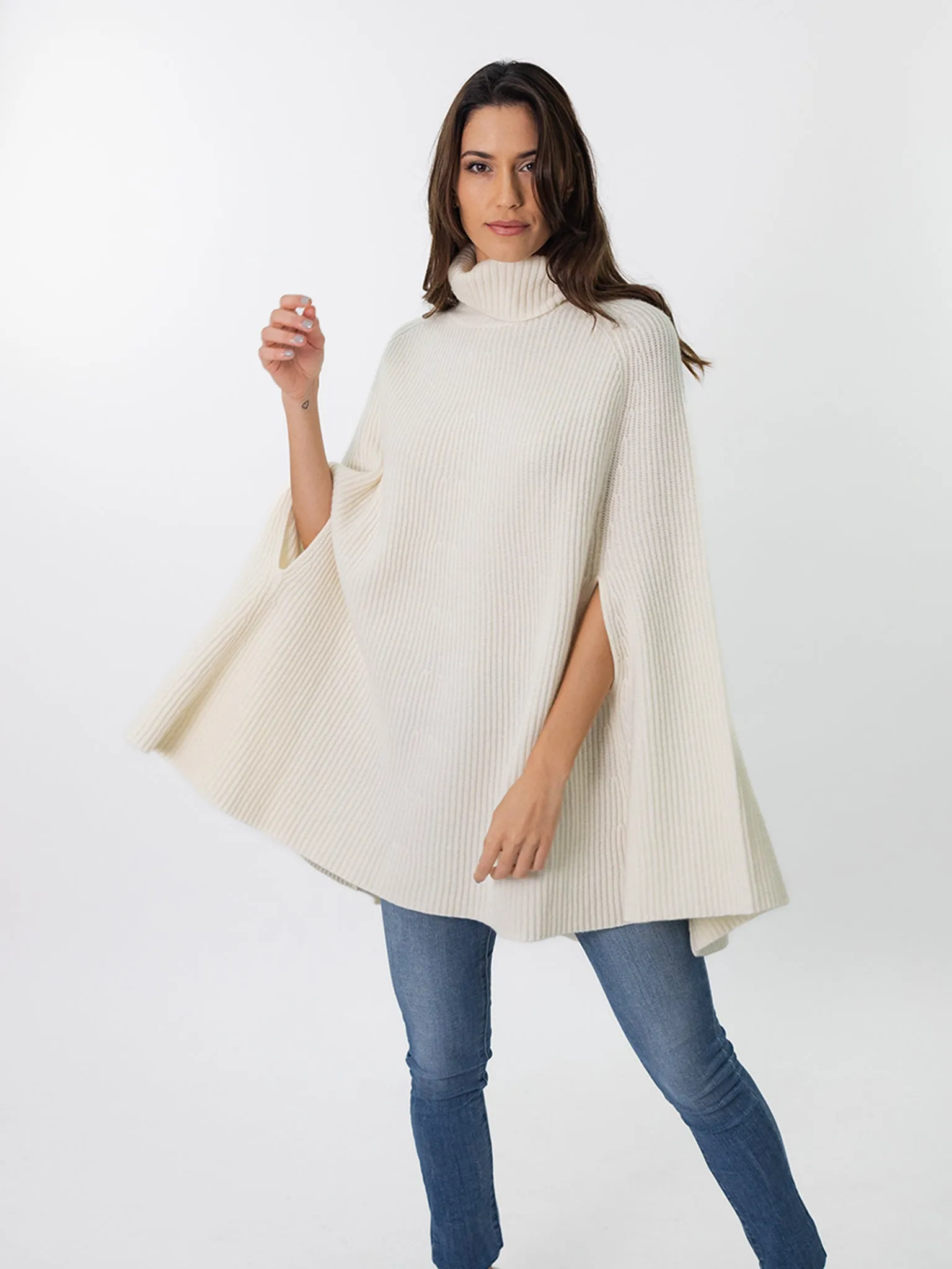 FARAH PONCHO