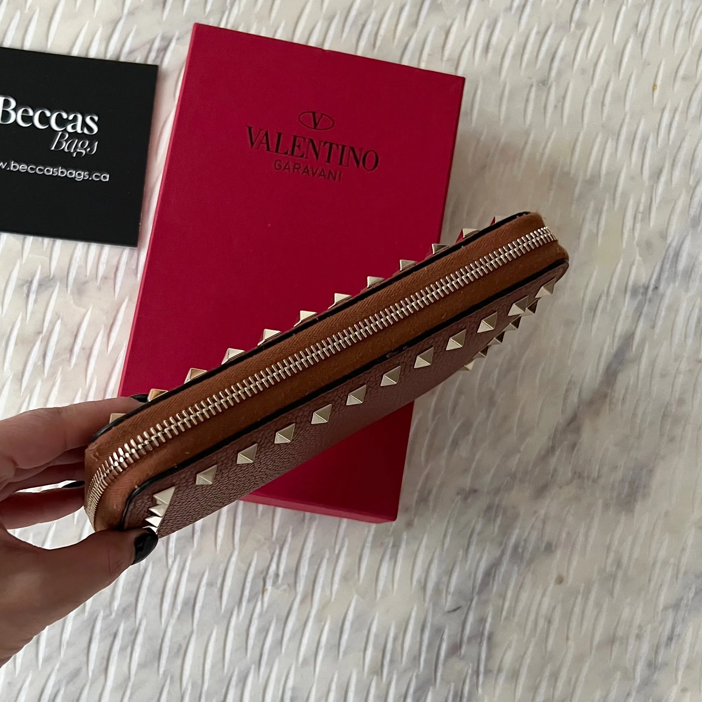 Valentino Garvani Rockstud Grainy Calfskin Zipper Wallet