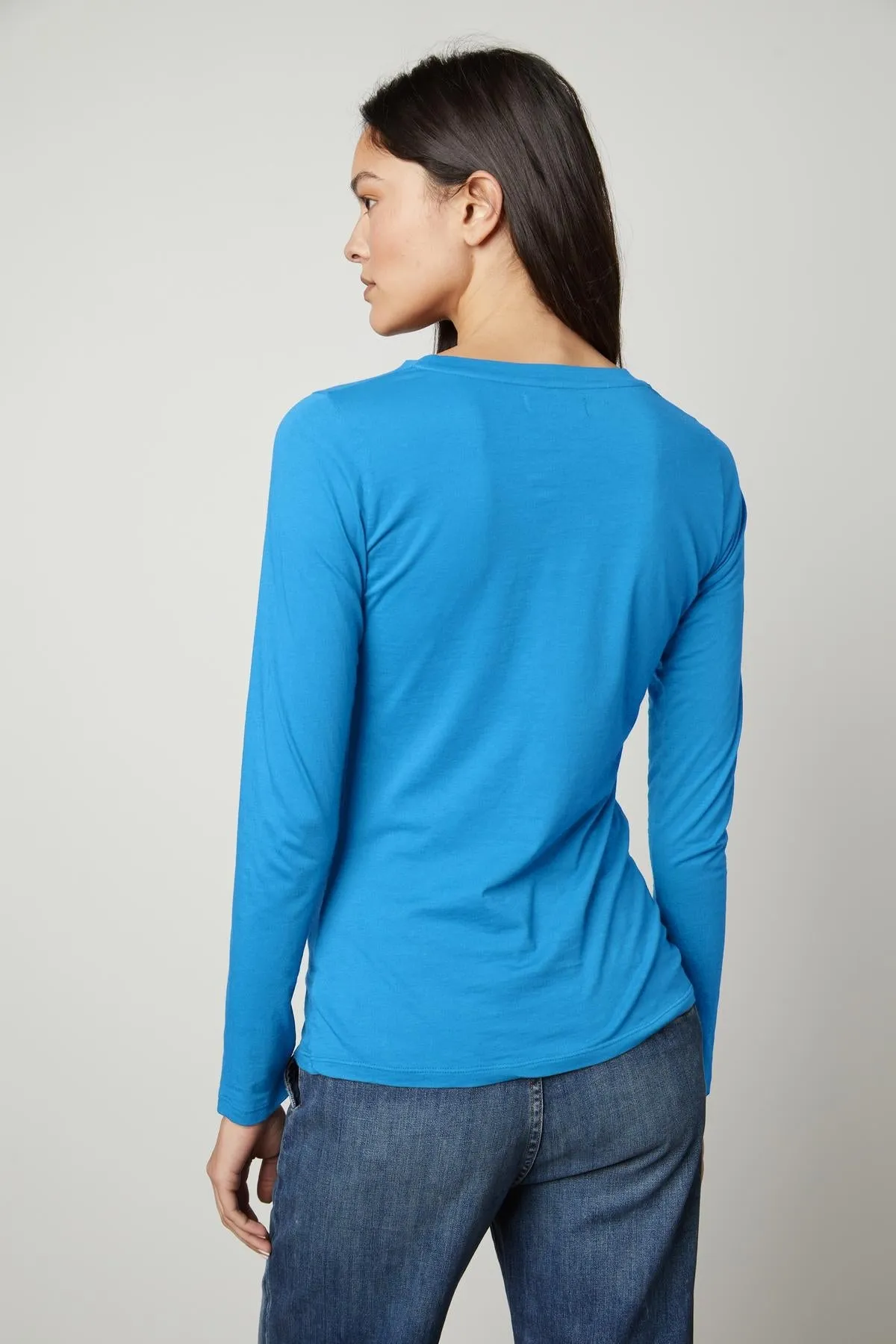 ZOFINA GAUZY WHISPER FITTED CREW NECK TEE